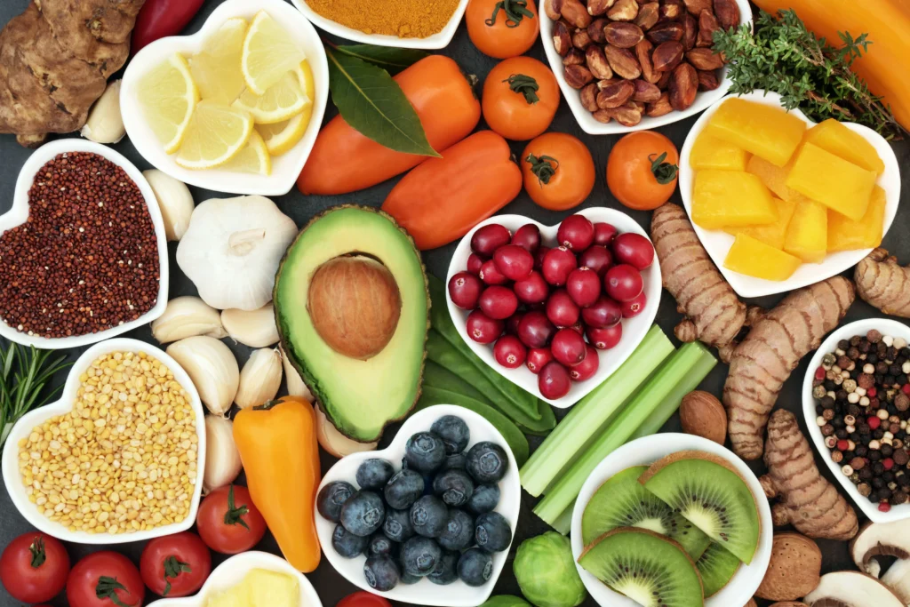 Descubra alimentos e receitas para fortalecer seu sistema imunológico de forma natural com vitaminas, minerais e probióticos.