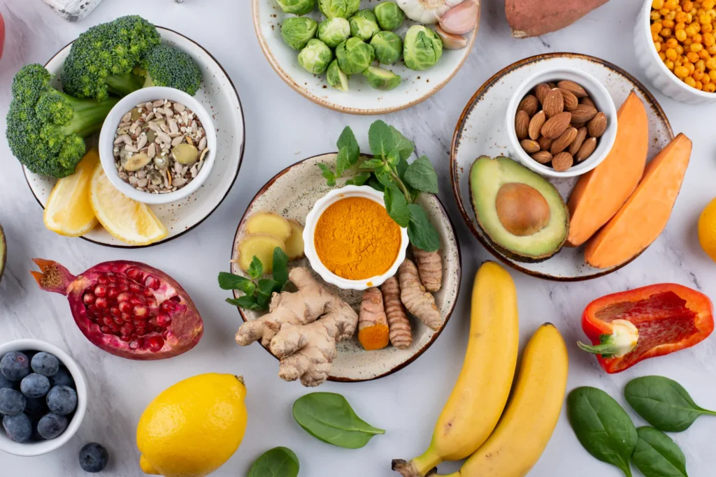 Descubra alimentos e receitas para fortalecer seu sistema imunológico de forma natural com vitaminas, minerais e probióticos.