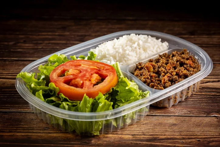 Descubra como as marmitas fitness podem ser a solução ideal para quem busca praticidade e alimentação saudável no dia a dia.