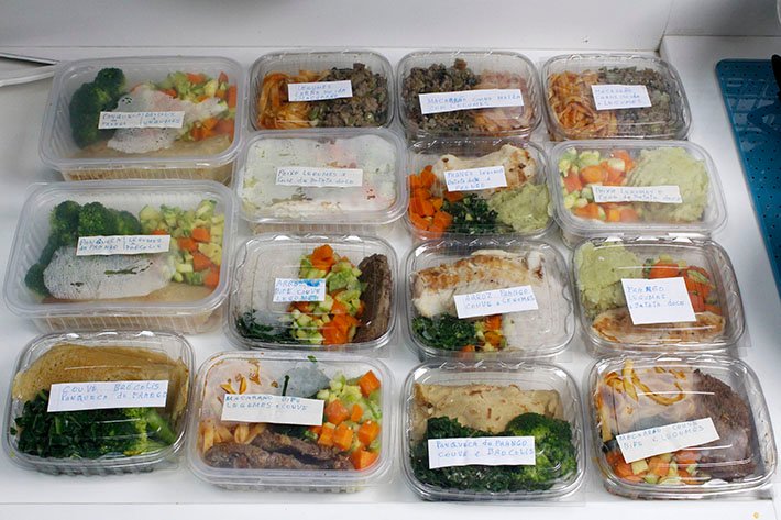 Descubra técnicas científicas para congelar marmitas preservando 100% dos nutrientes. Guia completo com dicas profissionais, receitas e métodos seguros.